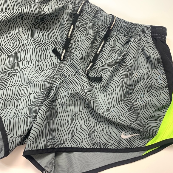 Nike Dri-Fit running shorts - Picture 2 of 4